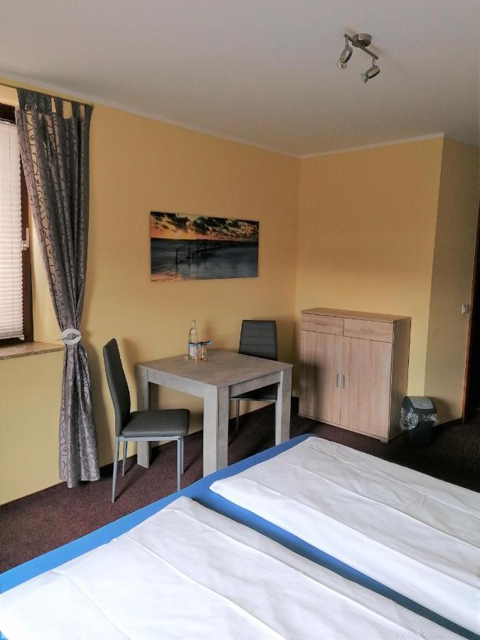 Pension Riverside In Leverkusen Hitdorf Am Rhein - Zentral An Der A1 Und 59 Buitenkant foto