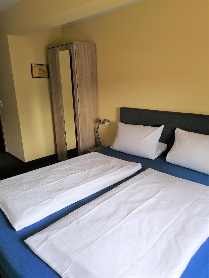 Pension Riverside In Leverkusen Hitdorf Am Rhein - Zentral An Der A1 Und 59 Buitenkant foto