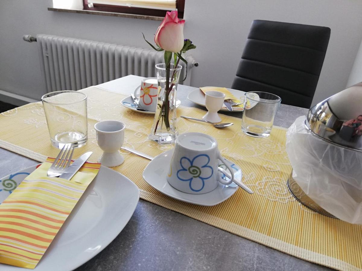 Pension Riverside In Leverkusen Hitdorf Am Rhein - Zentral An Der A1 Und 59 Buitenkant foto