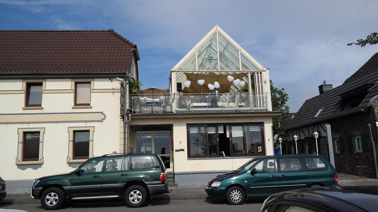 Pension Riverside In Leverkusen Hitdorf Am Rhein - Zentral An Der A1 Und 59 Buitenkant foto