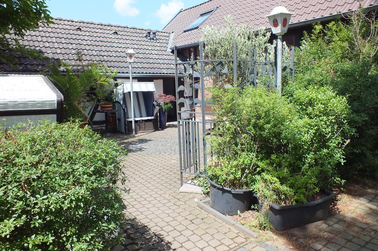 Pension Riverside In Leverkusen Hitdorf Am Rhein - Zentral An Der A1 Und 59 Buitenkant foto