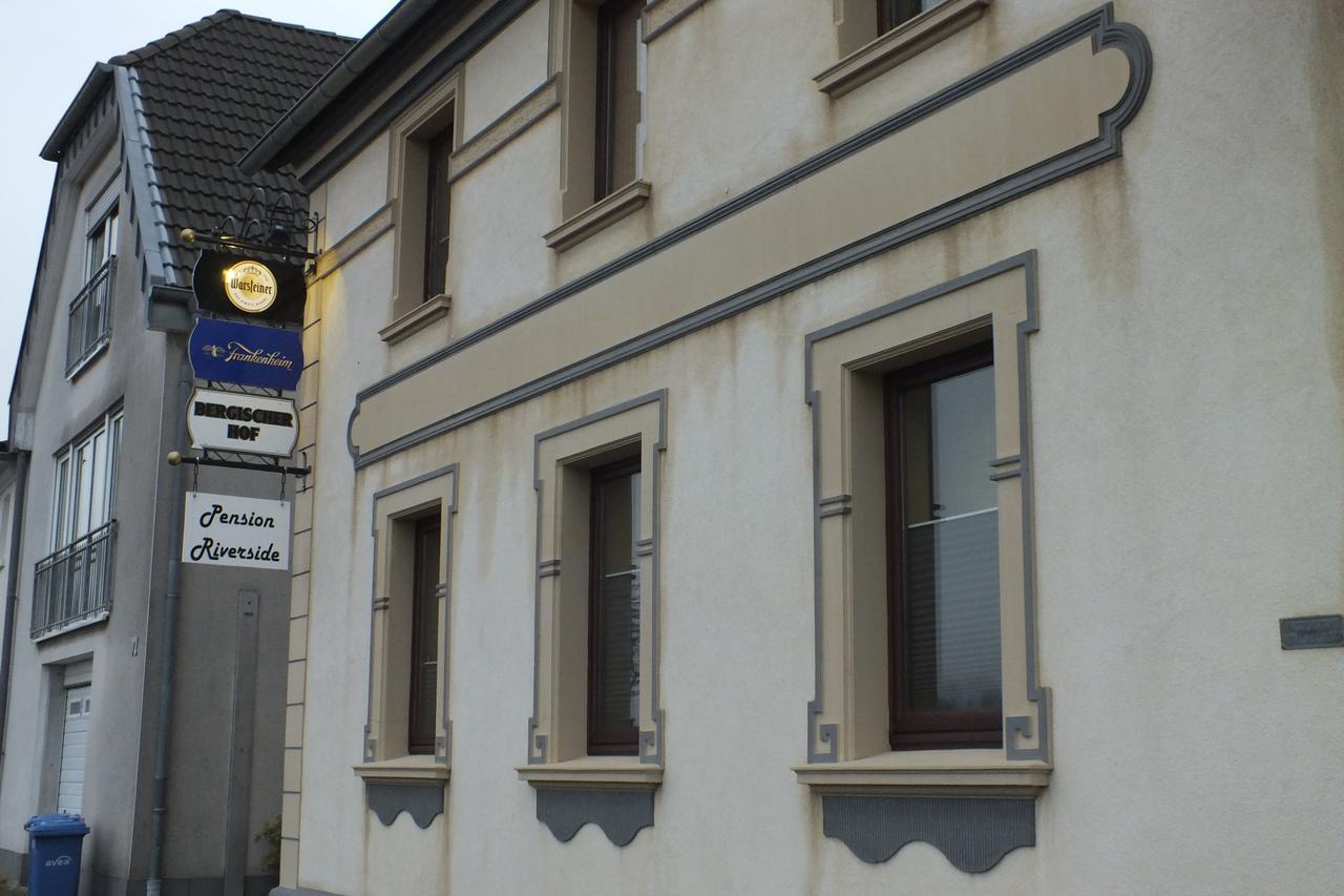 Pension Riverside In Leverkusen Hitdorf Am Rhein - Zentral An Der A1 Und 59 Buitenkant foto